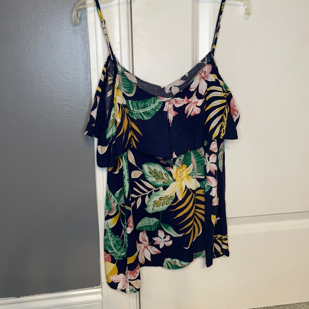 Cute Floral Tank Top With Shoulder Holes